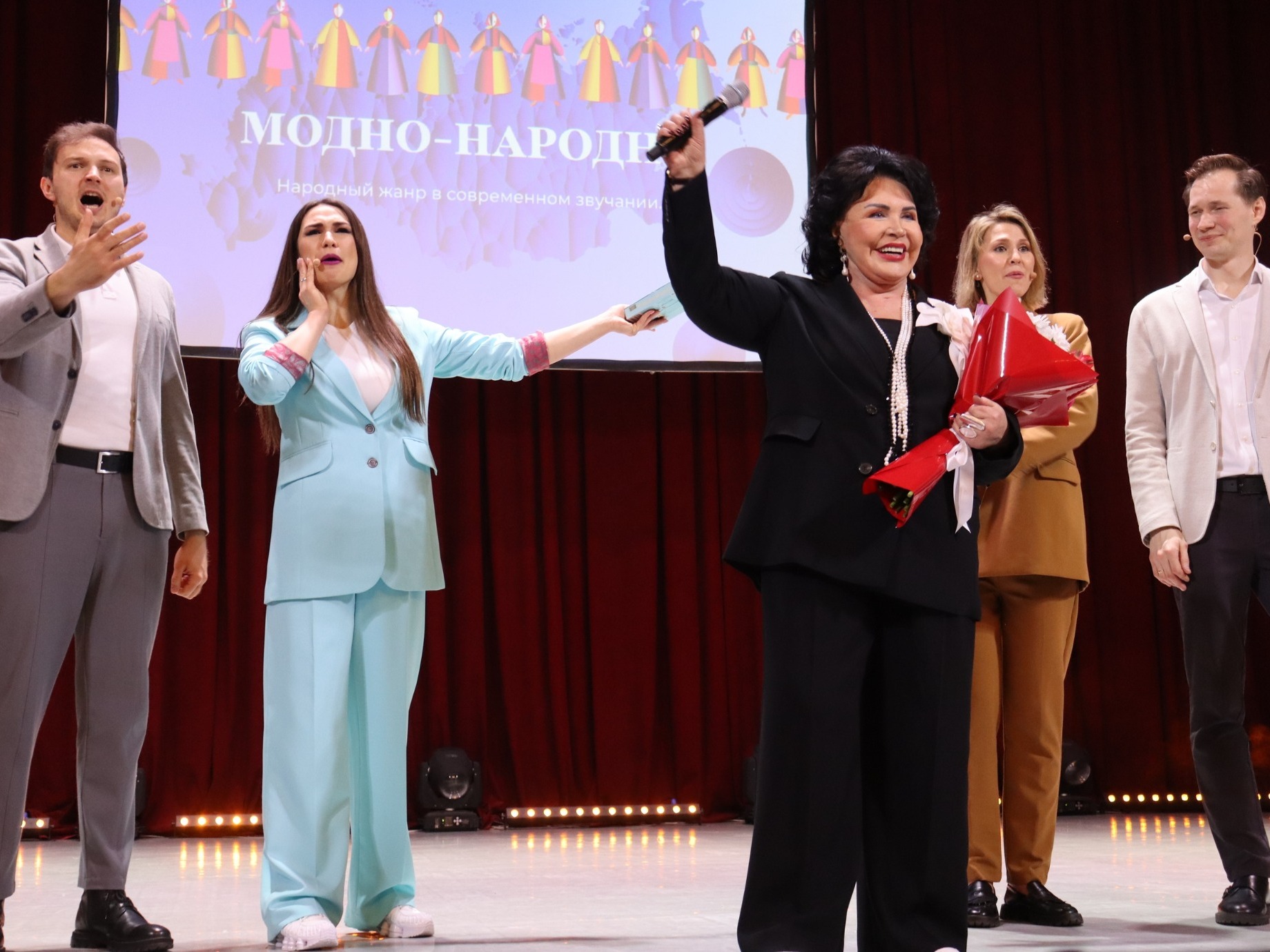 «Модно-Народно» в Новомосковске: народная песня – это модно!.