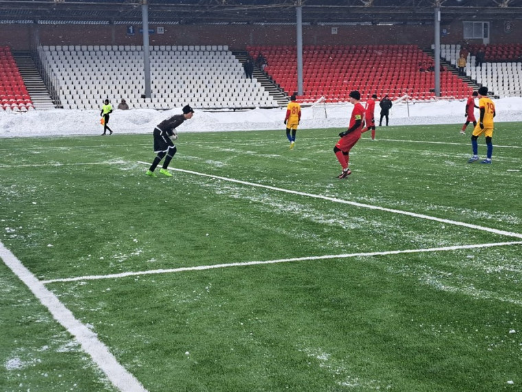 Футбол. «Снеговик -2026». Новомосковское дерби в первом туре соревнований среди юношей.