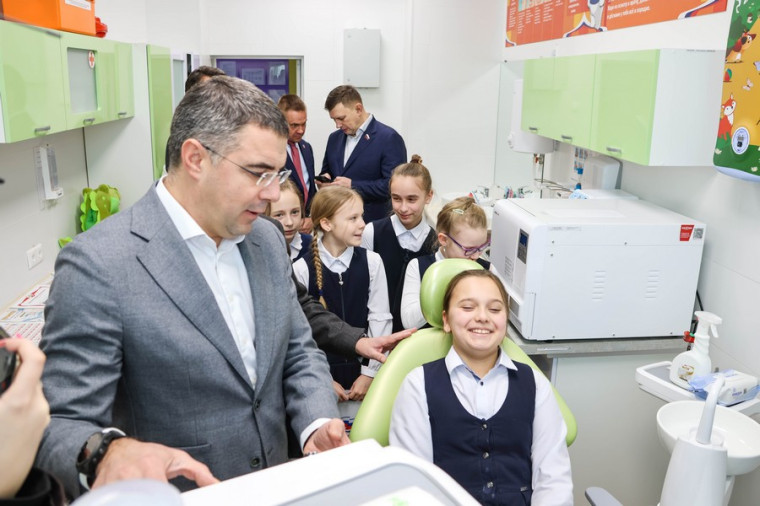 В двух новомосковских школах открыли современные стоматологические кабинеты.