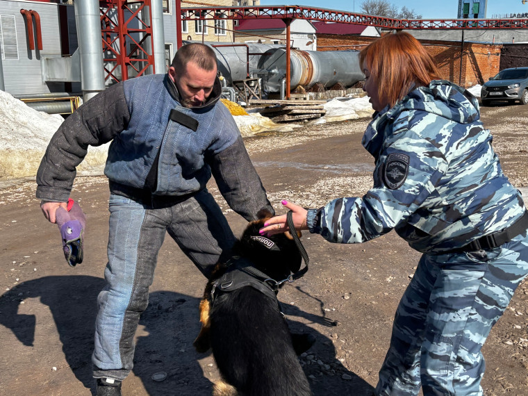Полиция Новомосковска открыла двери для будущих коллег.