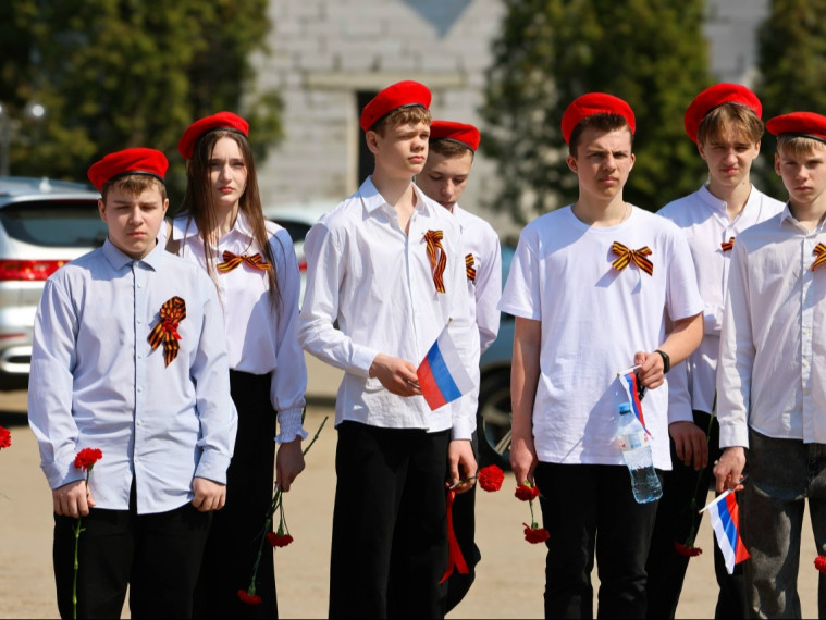 Новомосковцы почтили память героев.